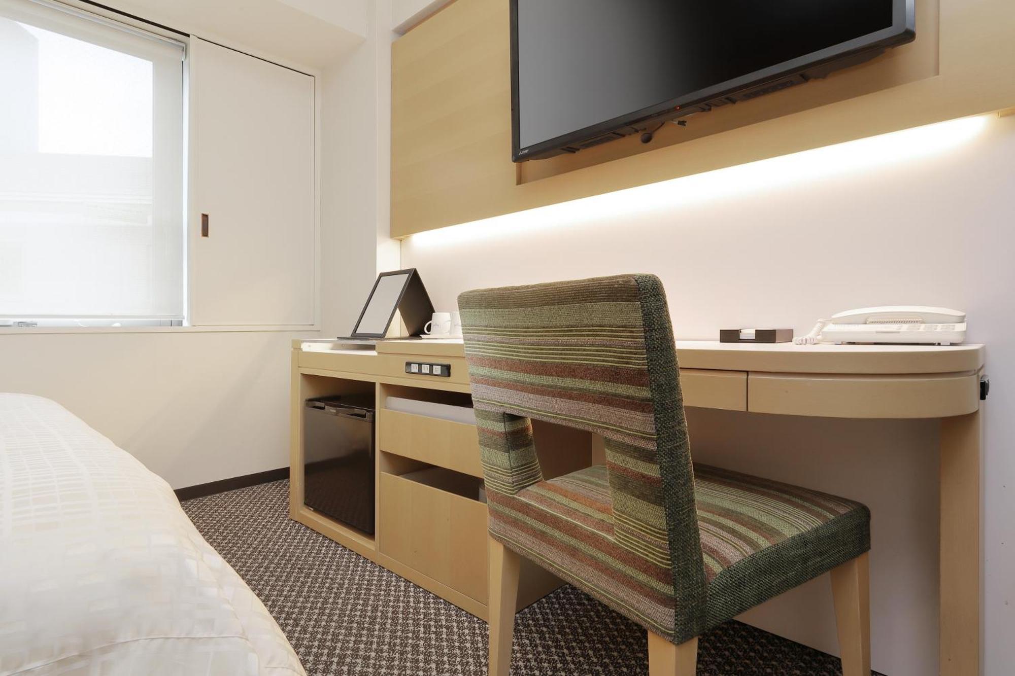 Keio Presso Nihonbashi Kayabacho 3* Tōkyō